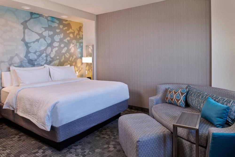 Guest room, 1 King, Valley view interior